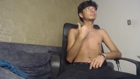 tyler_wolf_1 online show from November 21, 2025, 3:22 pm