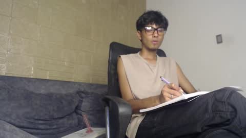 tyler_wolf_1 online show from November 22, 2025, 3:33 pm