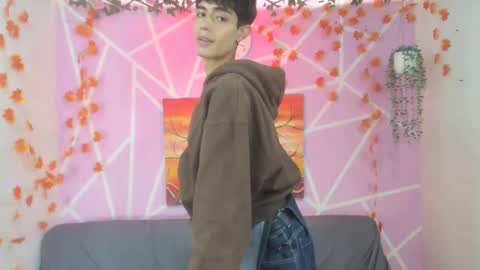 tylerhot2005 online show from November 7, 2025, 7:36 pm