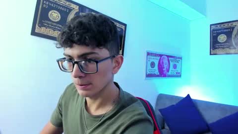 Snapshot of tylerwhiite_ chatting on January 22, 2025, 2:59 am online show from January 22, 2025, 2:59 am