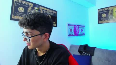 Snapshot of tylerwhiite_ chatting on January 29, 2025, 6:54 am online show from January 29, 2025, 6:54 am