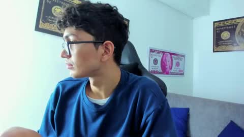 Snapshot of tylerwhiite_ chatting on February 11, 2025, 2:57 am online show from February 11, 2025, 2:57 am