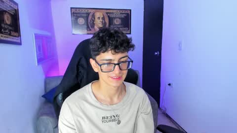 Snapshot of tylerwhiite_ chatting on February 26, 2025, 2:59 am online show from February 26, 2025, 2:59 am