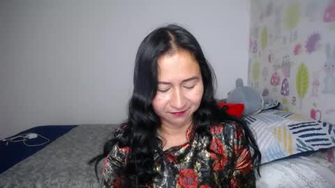 Snapshot of tyna_b chatting on May 13, 2026, 7:11 pm Tyna online show from May 13, 2026, 7:11 pm