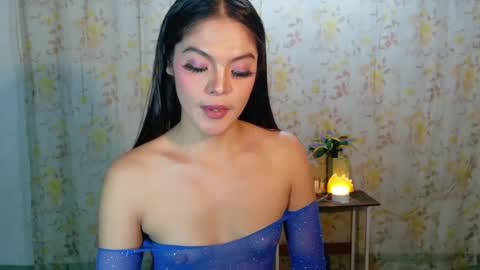 Snapshot of tynovaria chatting on July 18, 2026, 4:00 pm tynovaria online show from July 18, 2026, 4:00 pm