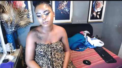 Snapshot of tyrabangz chatting on May 13, 2026, 6:44 am Tyra online show from May 13, 2026, 6:44 am