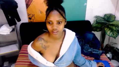 Snapshot of tyrabangz chatting on June 5, 2026, 10:26 pm Tyra online show from June 5, 2026, 10:26 pm