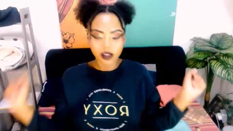Snapshot of tyrabangz chatting on June 9, 2026, 7:14 pm Tyra online show from June 9, 2026, 7:14 pm