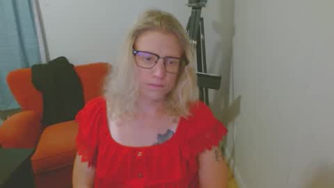 Snapshot of tyyyler93 chatting on October 4, 2025, 2:42 am TylerAlternative online show from October 4, 2025, 2:42 am