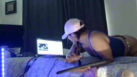 Azelia B online show from May 14, 2026, 1:40 pm