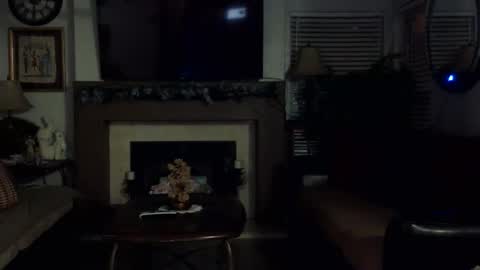 Azelia B online show from May 19, 2026, 4:19 am