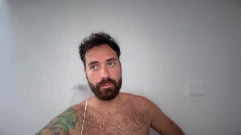 Snapshot of uasabi91 chatting on May 28, 2026, 3:20 pm beard123 online show from May 28, 2026, 3:20 pm