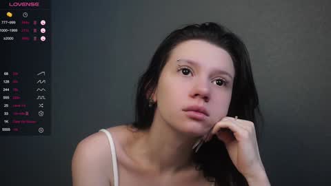 Lili online show from January 27, 2025, 8:28 pm
