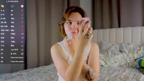 Snapshot of udeleclive chatting on October 13, 2025, 3:12 pm Polly online show from October 13, 2025, 3:12 pm