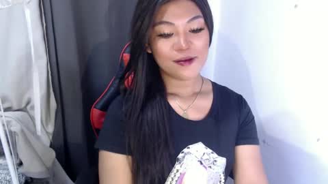 Snapshot of ugly_asianlover chatting on February 9, 2025, 10:32 pm rechelle online show from February 9, 2025, 10:32 pm
