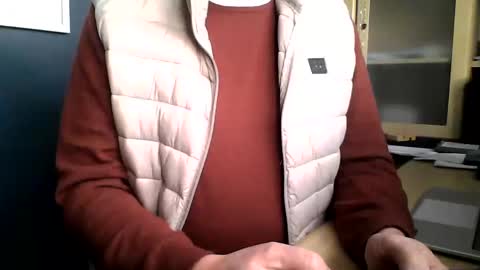 Snapshot of ukshowall chatting on March 12, 2025, 11:20 am mark online show from March 12, 2025, 11:20 am