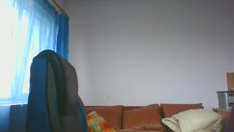 Snapshot of ulmeni4 chatting on October 18, 2025, 7:53 am ulmeni4 online show from October 18, 2025, 7:53 am