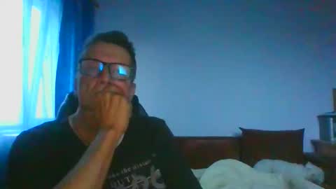 ulmeni7 online show from June 5, 2026, 2:40 am