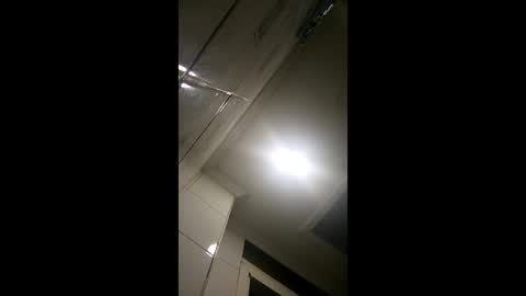 ulosdeabajo04 online show from May 25, 2026, 11:44 pm