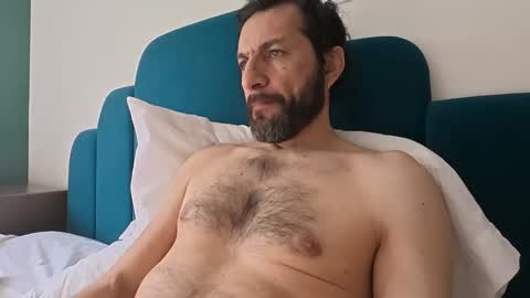 ultratoaster online show from December 4, 2025, 6:16 pm