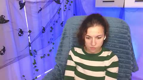 Ulyana online show from November 7, 2025, 6:46 am