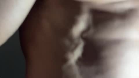 Um CM online show from March 25, 2026, 11:33 pm