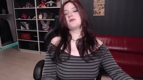 Julia online show from February 6, 2026, 2:53 pm