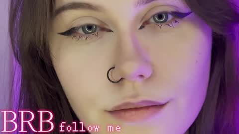 Una  online show from February 2, 2025, 2:02 pm