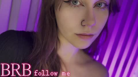 Una  online show from February 5, 2025, 10:19 am