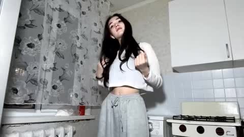 Snapshot of unaberto chatting on December 17, 2025, 4:02 pm Isobelle lisi online show from December 17, 2025, 4:02 pm