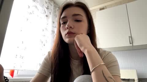 Snapshot of unaberto chatting on December 19, 2025, 9:49 am Isobelle lisi online show from December 19, 2025, 9:49 am