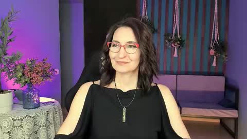 Snapshot of unatera chatting on October 11, 2025, 5:17 am UnaTera online show from October 11, 2025, 5:17 am