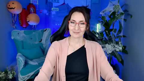 Snapshot of unatera chatting on October 20, 2025, 9:32 am UnaTera online show from October 20, 2025, 9:32 am