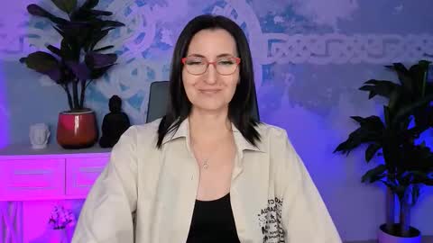 Snapshot of unatera chatting on November 14, 2025, 9:19 am UnaTera online show from November 14, 2025, 9:19 am