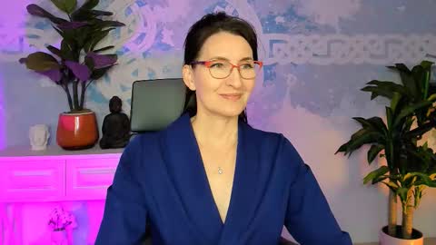 Snapshot of unatera chatting on November 15, 2025, 5:16 am UnaTera online show from November 15, 2025, 5:16 am