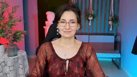 Snapshot of unatera chatting on November 18, 2025, 9:14 am UnaTera online show from November 18, 2025, 9:14 am