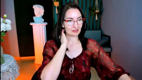 Snapshot of unatera chatting on May 15, 2026, 6:31 am UnaTera online show from May 15, 2026, 6:31 am