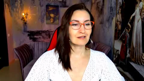 Snapshot of unatera chatting on May 17, 2026, 6:11 am UnaTera online show from May 17, 2026, 6:11 am