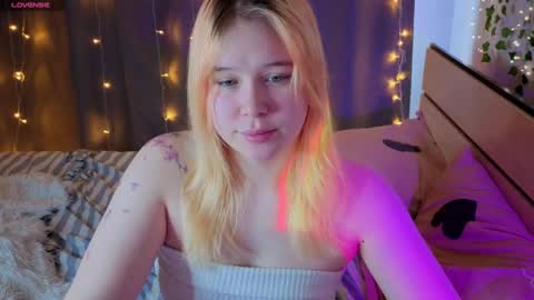 unburntkatniss online show from April 12, 2026, 8:08 am