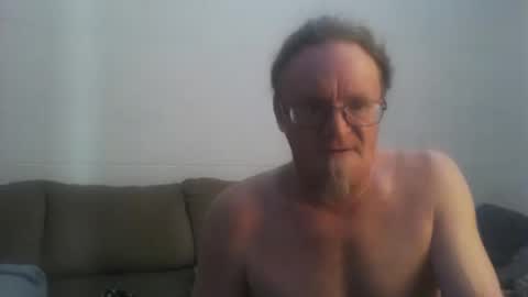 unclemuff online show from December 2, 2025, 1:17 pm