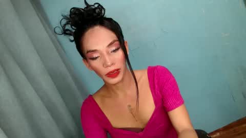 Snapshot of uncut_queen chatting on November 23, 2025, 4:23 am LOVELY JANE online show from November 23, 2025, 4:23 am