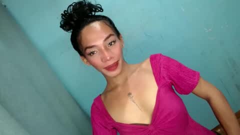 Snapshot of uncut_queen chatting on December 4, 2025, 2:10 am LOVELY JANE online show from December 4, 2025, 2:10 am