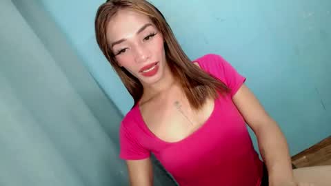 Snapshot of uncut_queen chatting on December 23, 2025, 2:20 am LOVELY JANE online show from December 23, 2025, 2:20 am