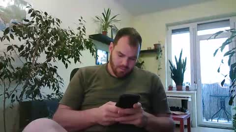 Snapshot of uncut_strong chatting on December 20, 2025, 2:02 pm Uncut Strong online show from December 20, 2025, 2:02 pm