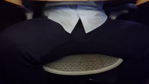 Under the desk online show from February 17, 2026, 10:49 pm