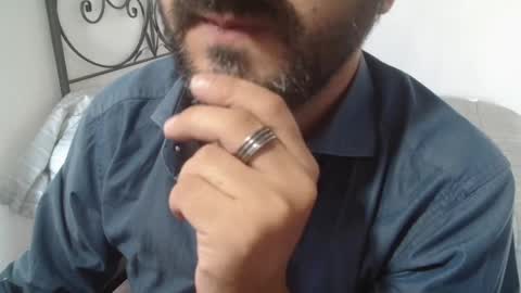 Snapshot of under_thedesk chatting on October 1, 2025, 2:34 pm Giov online show from October 1, 2025, 2:34 pm