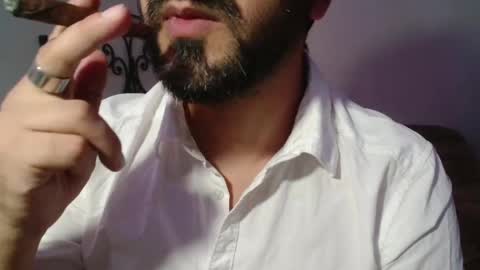 Snapshot of under_thedesk chatting on November 12, 2025, 5:13 pm Giov online show from November 12, 2025, 5:13 pm