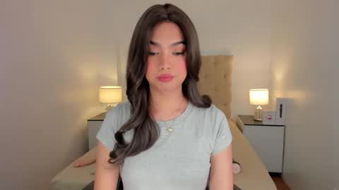 Lily online show from November 15, 2025, 2:02 pm