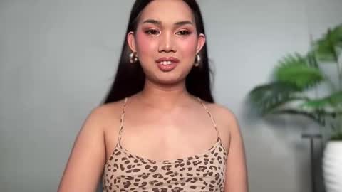 Lily online show from May 22, 2026, 11:49 am