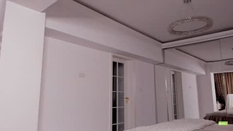 Silvia online show from October 31, 2025, 5:58 pm